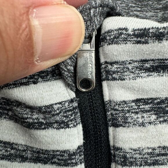 Lululemon Sweater Mens Large Gray Stripe Heathered Surge Warm Mock Neck 1/4 Zip - Picture 4 of 7